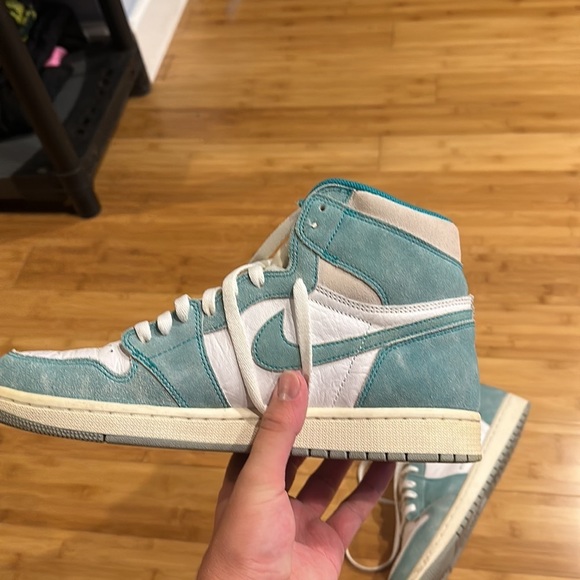 AUTHENTIC Turbo Green jordan 1s size 10.5 men’s - Picture 4 of 9